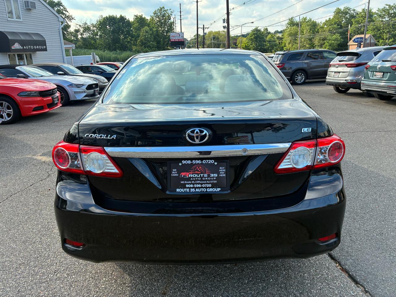 Toyota Corolla LE 4-Speed AT 2012