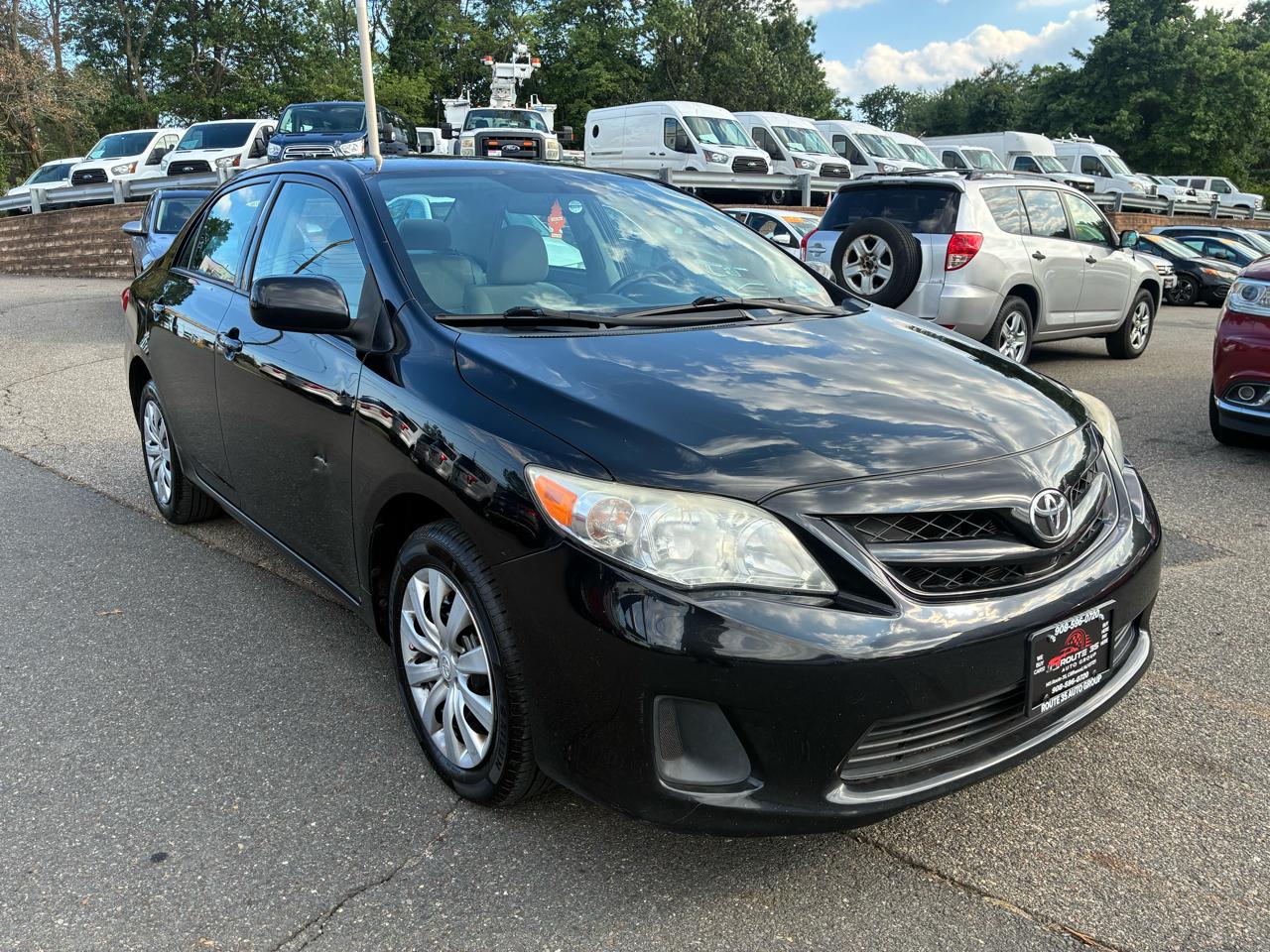 Toyota Corolla LE 4-Speed AT 2012