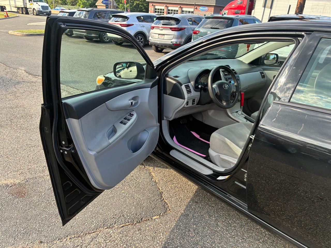 Toyota Corolla LE 4-Speed AT 2012