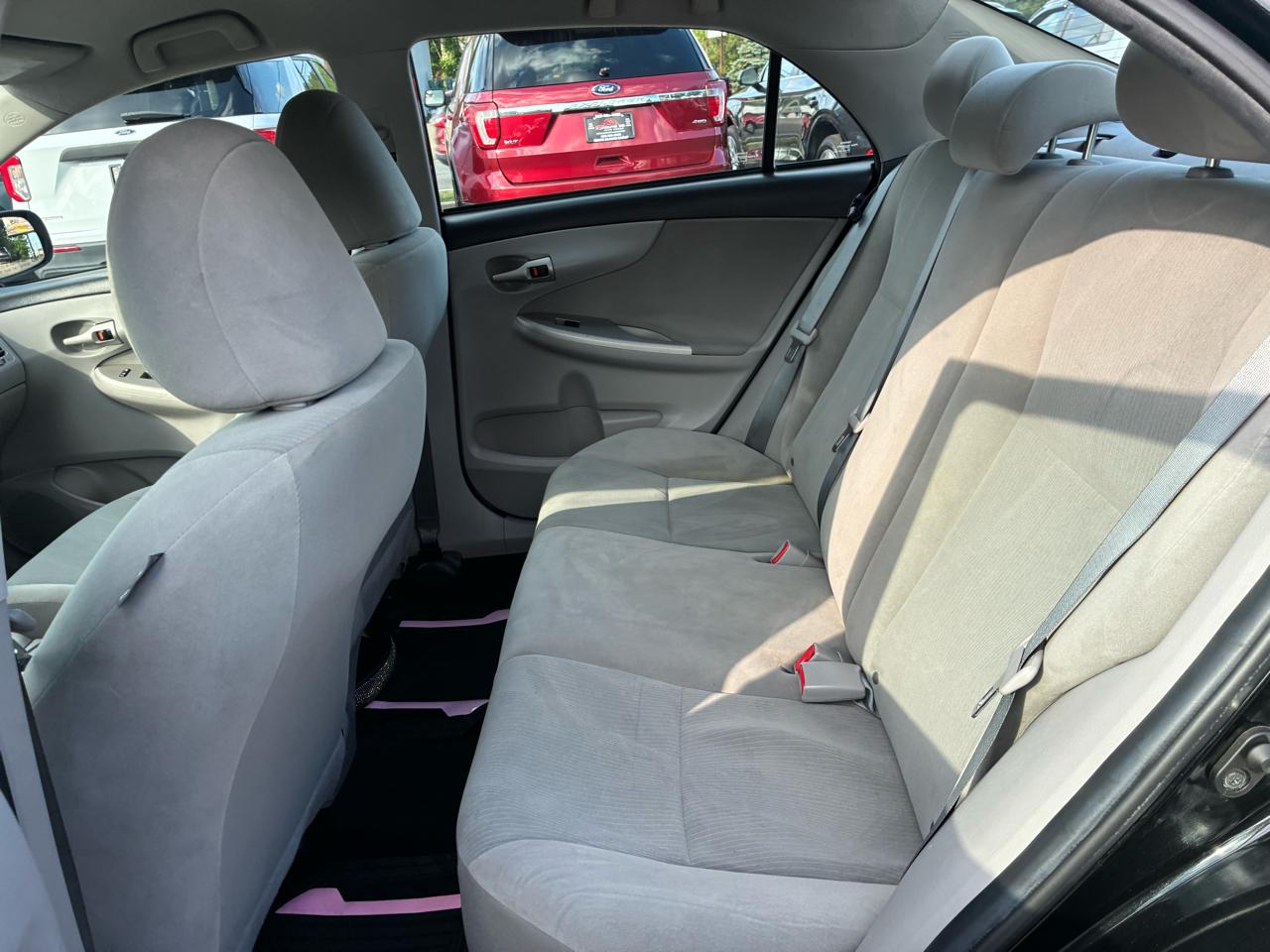 Toyota Corolla LE 4-Speed AT 2012