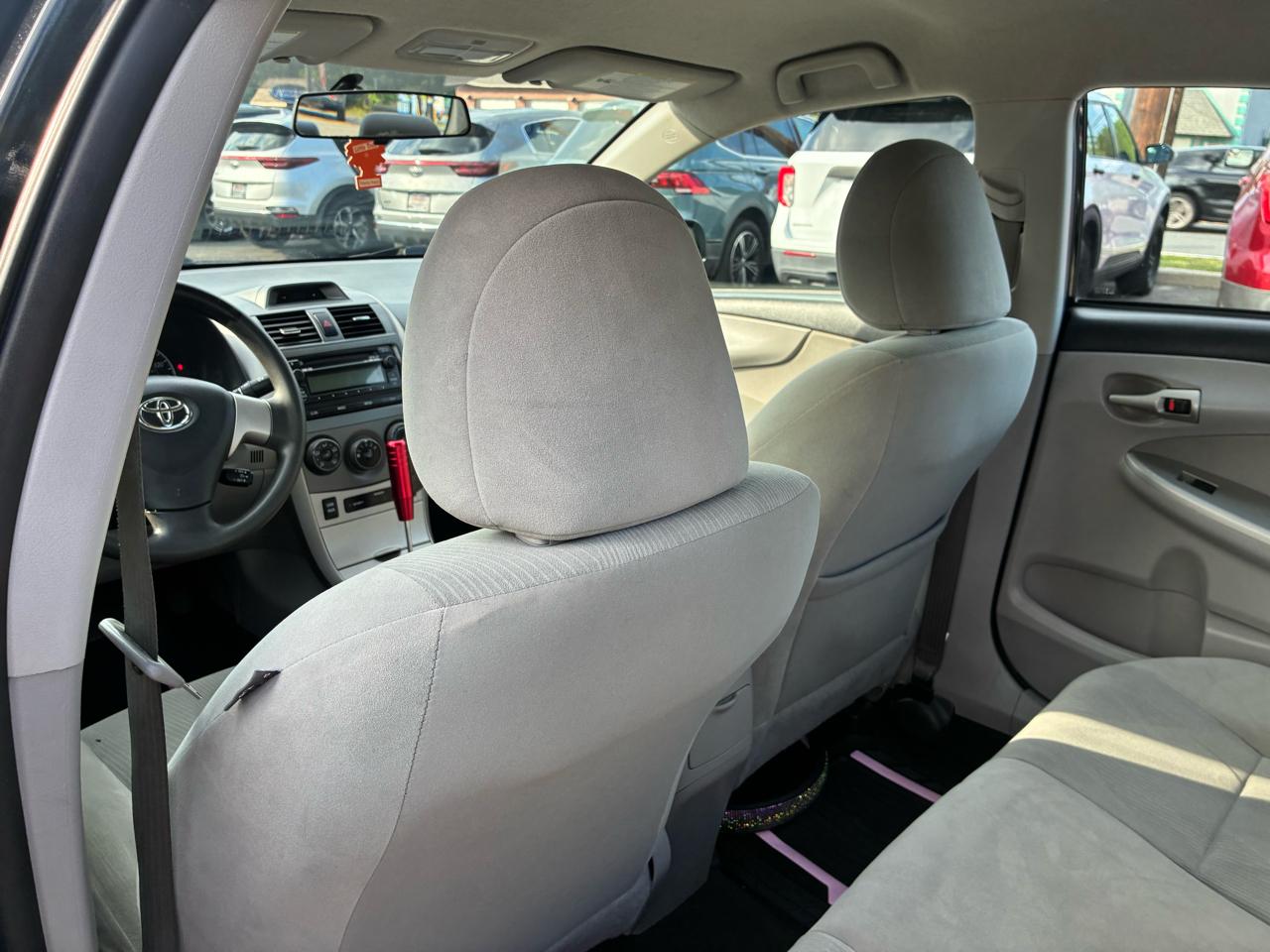 Toyota Corolla LE 4-Speed AT 2012
