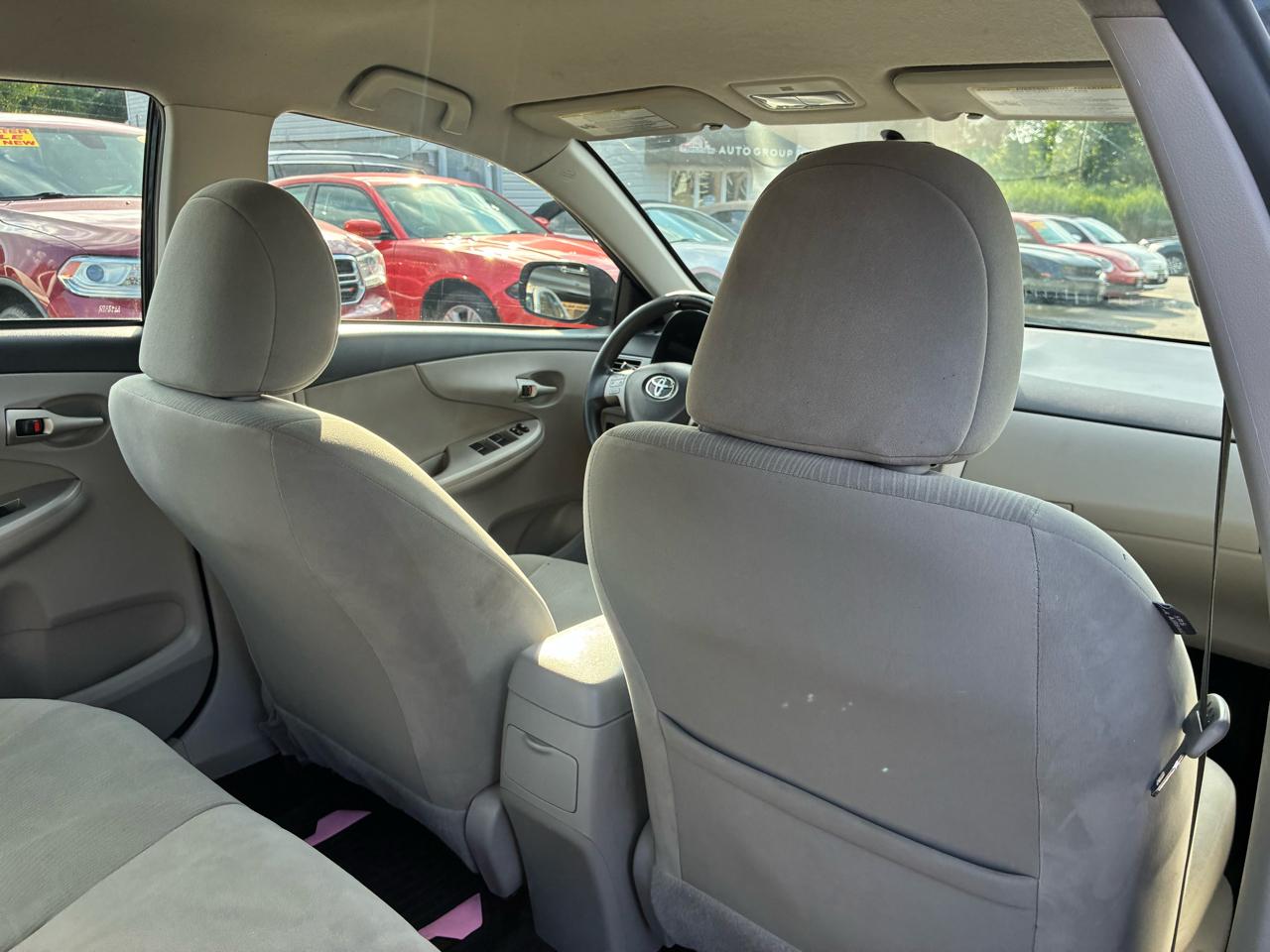 Toyota Corolla LE 4-Speed AT 2012