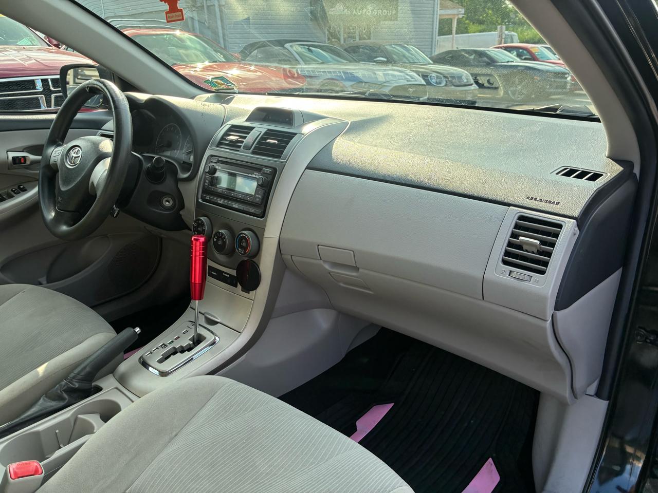 Toyota Corolla LE 4-Speed AT 2012