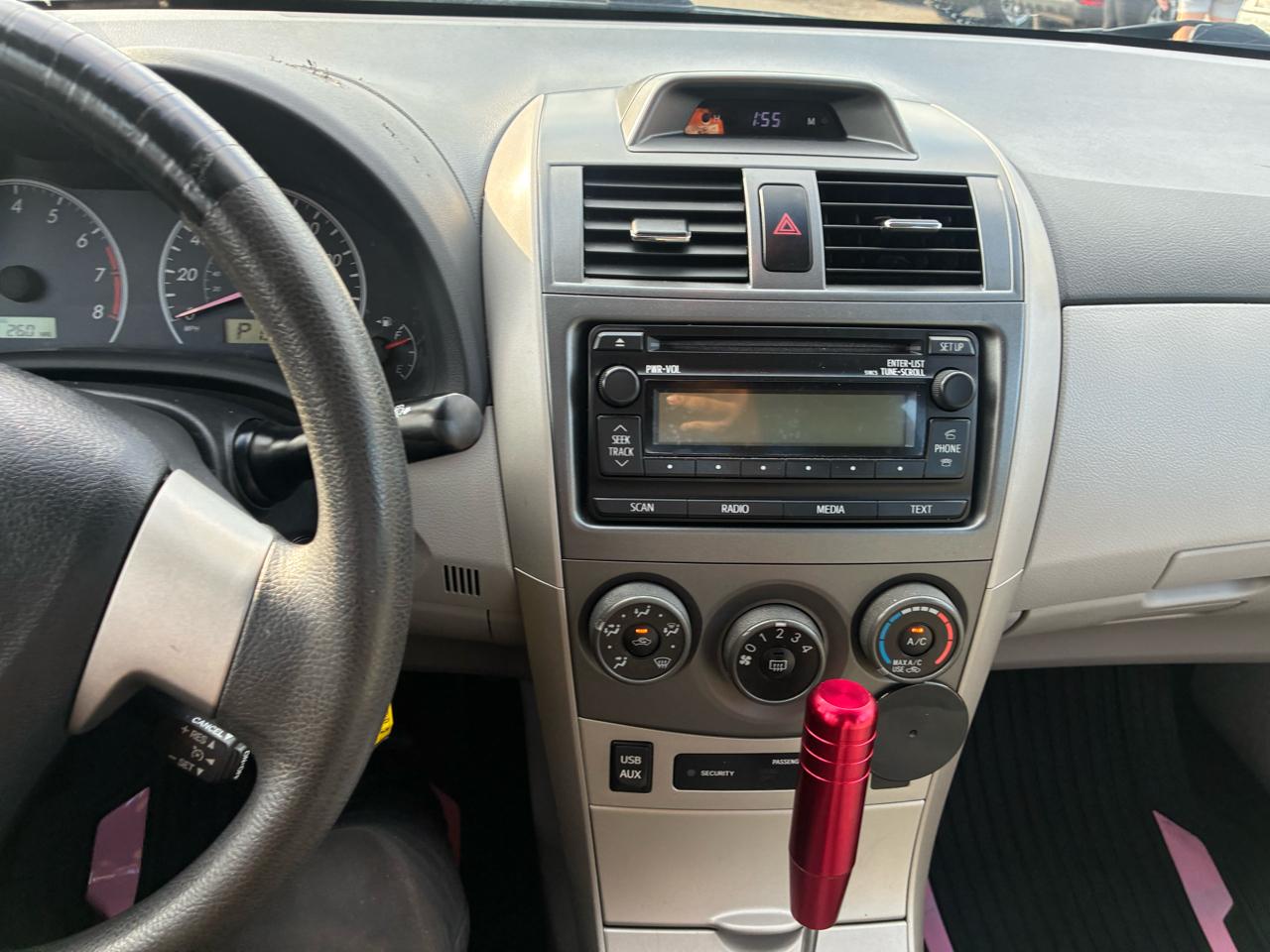 Toyota Corolla LE 4-Speed AT 2012