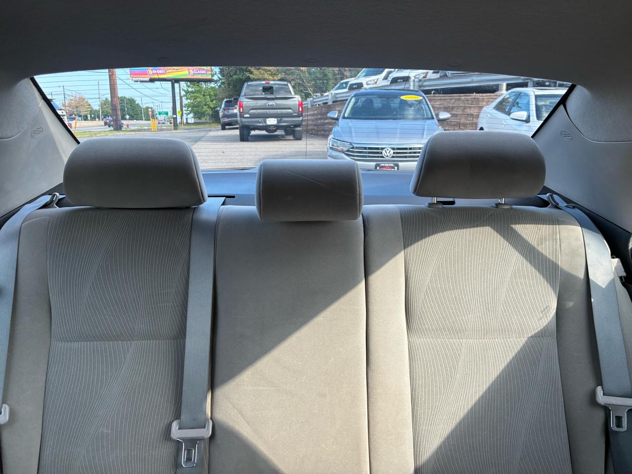 Toyota Corolla LE 4-Speed AT 2012