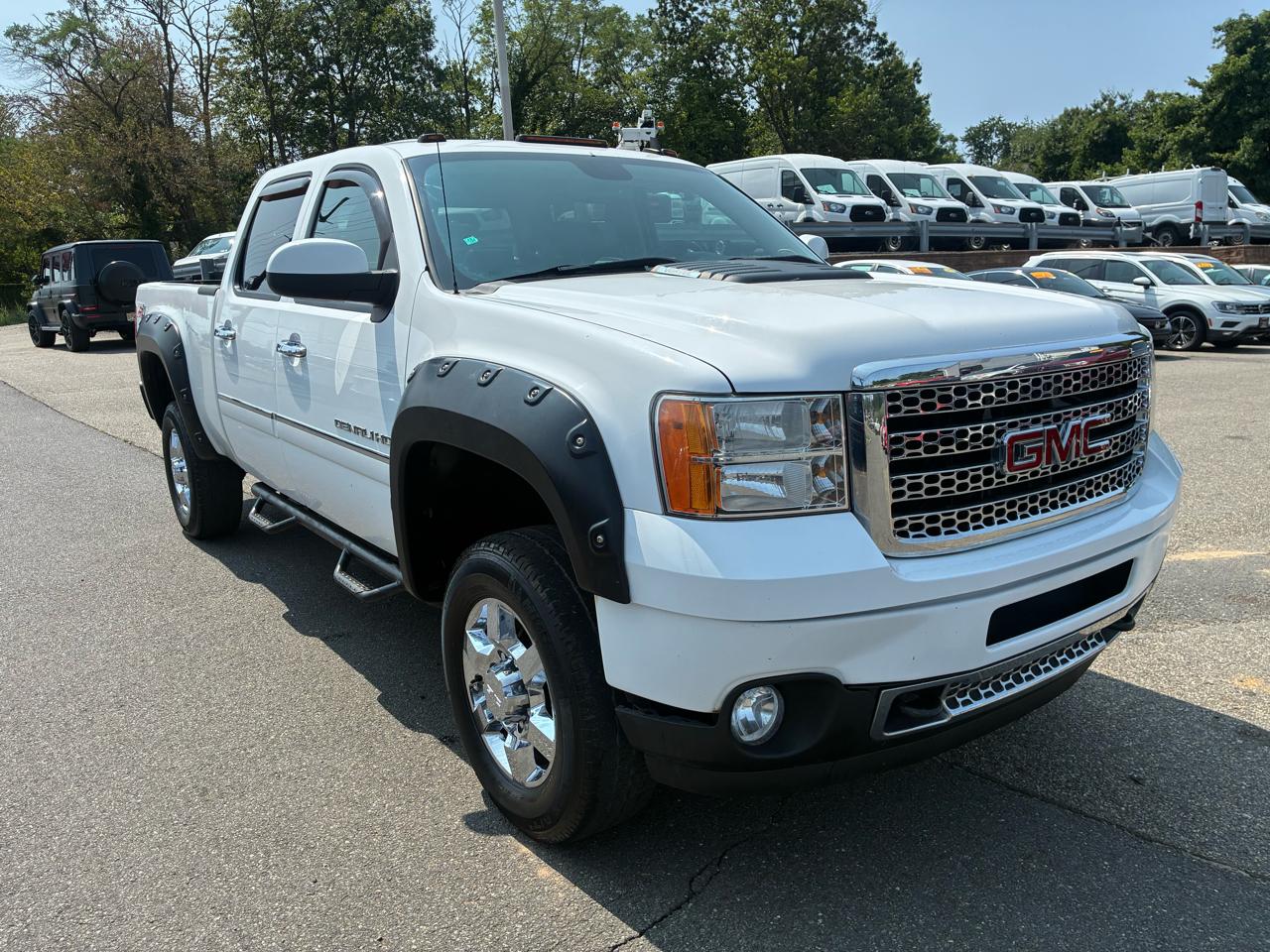 GMC Sierra 2500HD Denali Crew Cab 4WD 2014