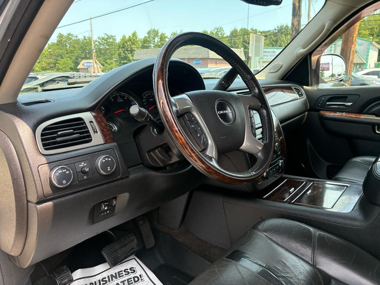 GMC Sierra 2500HD Denali Crew Cab 4WD 2014