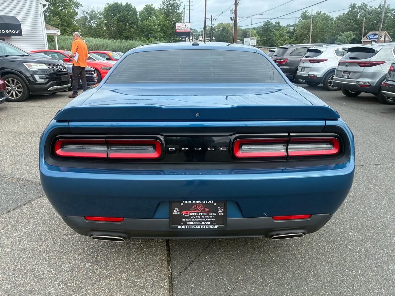 Dodge Challenger SXT 2021
