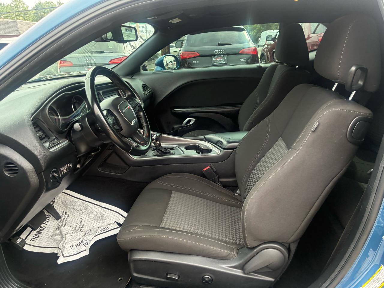 Dodge Challenger SXT 2021