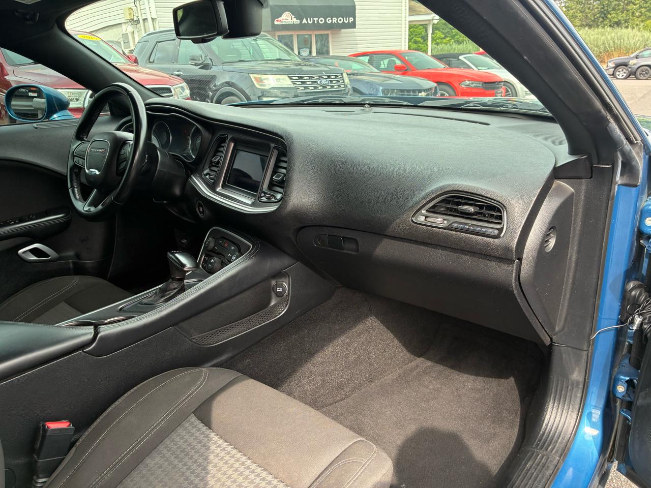 Dodge Challenger SXT 2021
