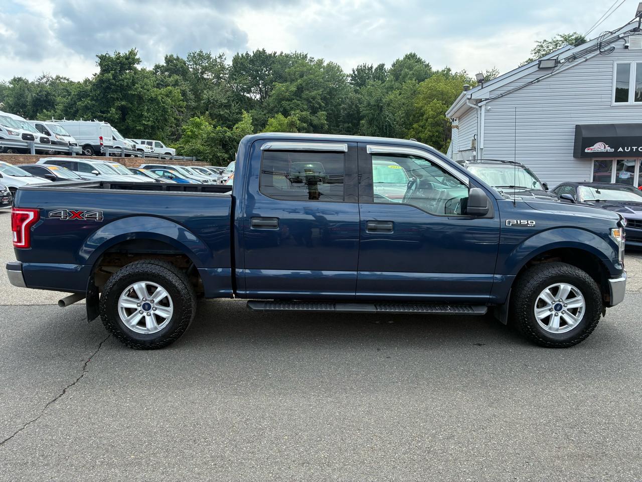 Ford F-150 XLT SuperCrew 5.5-ft. Bed 4WD 2015