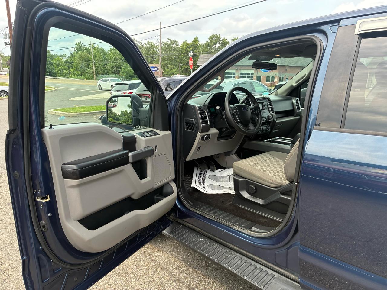 Ford F-150 XLT SuperCrew 5.5-ft. Bed 4WD 2015