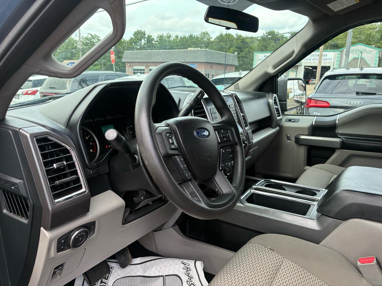 Ford F-150 XLT SuperCrew 5.5-ft. Bed 4WD 2015
