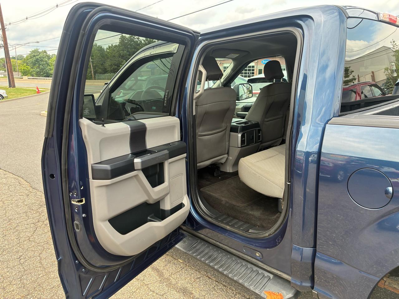 Ford F-150 XLT SuperCrew 5.5-ft. Bed 4WD 2015