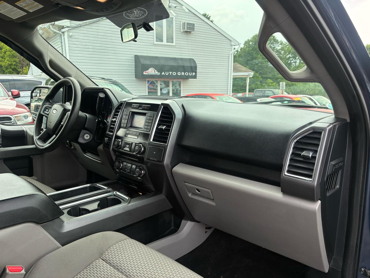 Ford F-150 XLT SuperCrew 5.5-ft. Bed 4WD 2015