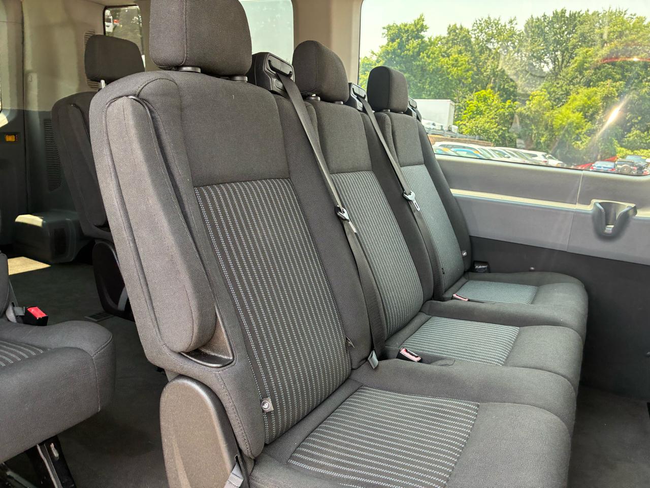 Ford Transit 350 Wagon Med. Roof XL w/Sliding Pass. 148-in. WB 2015