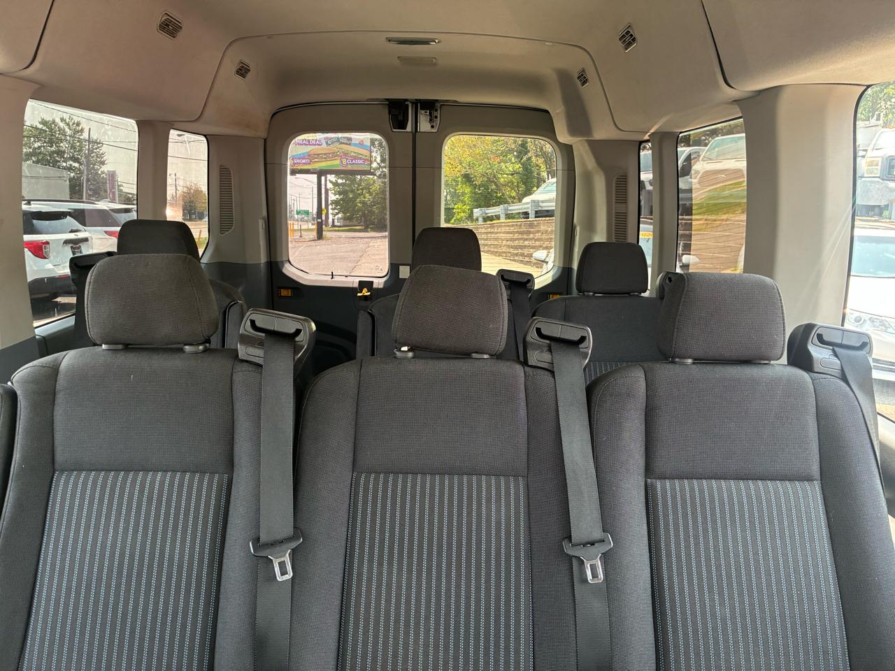 Ford Transit 350 Wagon Med. Roof XL w/Sliding Pass. 148-in. WB 2015