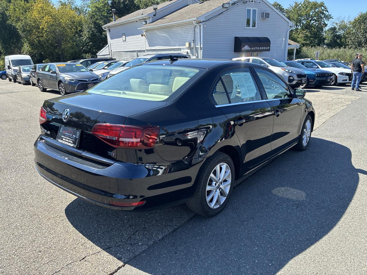 Volkswagen Jetta 1.4T SE 6A 2017