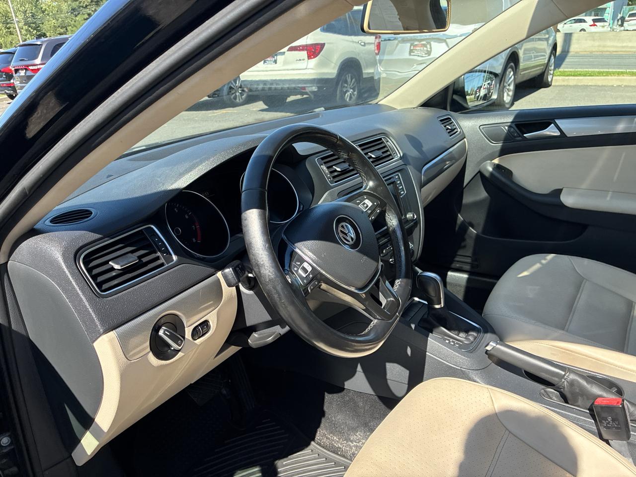Volkswagen Jetta 1.4T SE 6A 2017