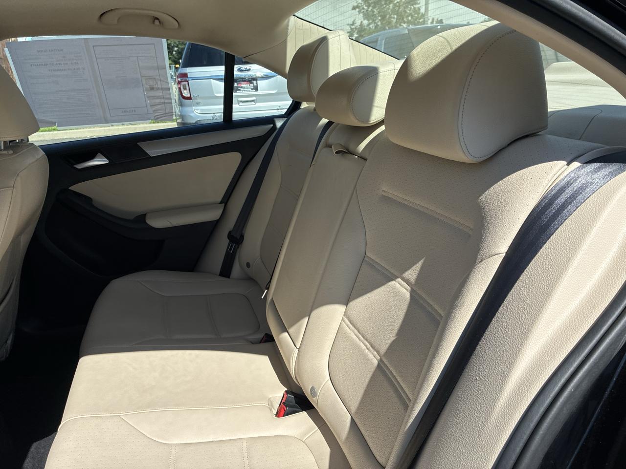 Volkswagen Jetta 1.4T SE 6A 2017