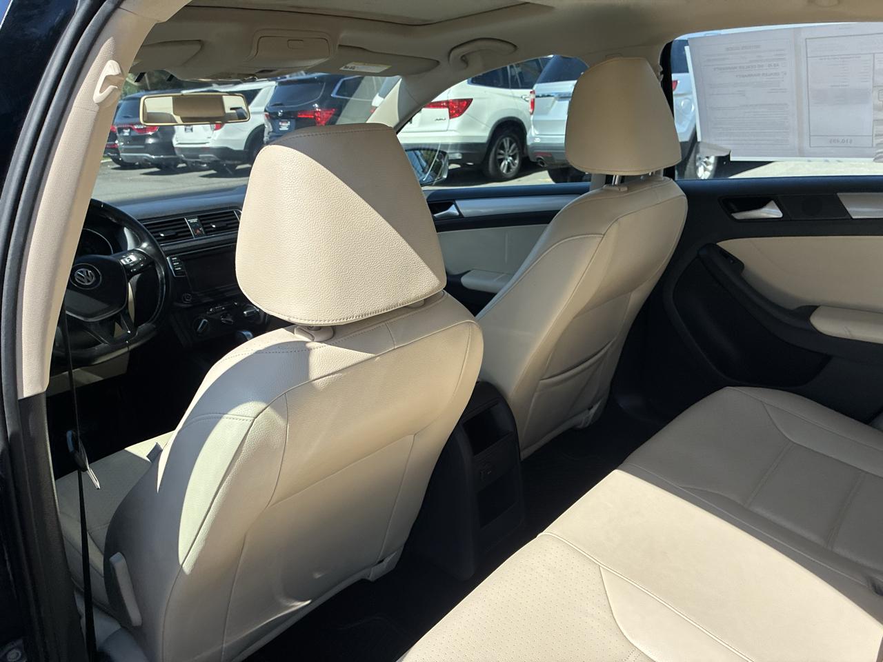 Volkswagen Jetta 1.4T SE 6A 2017