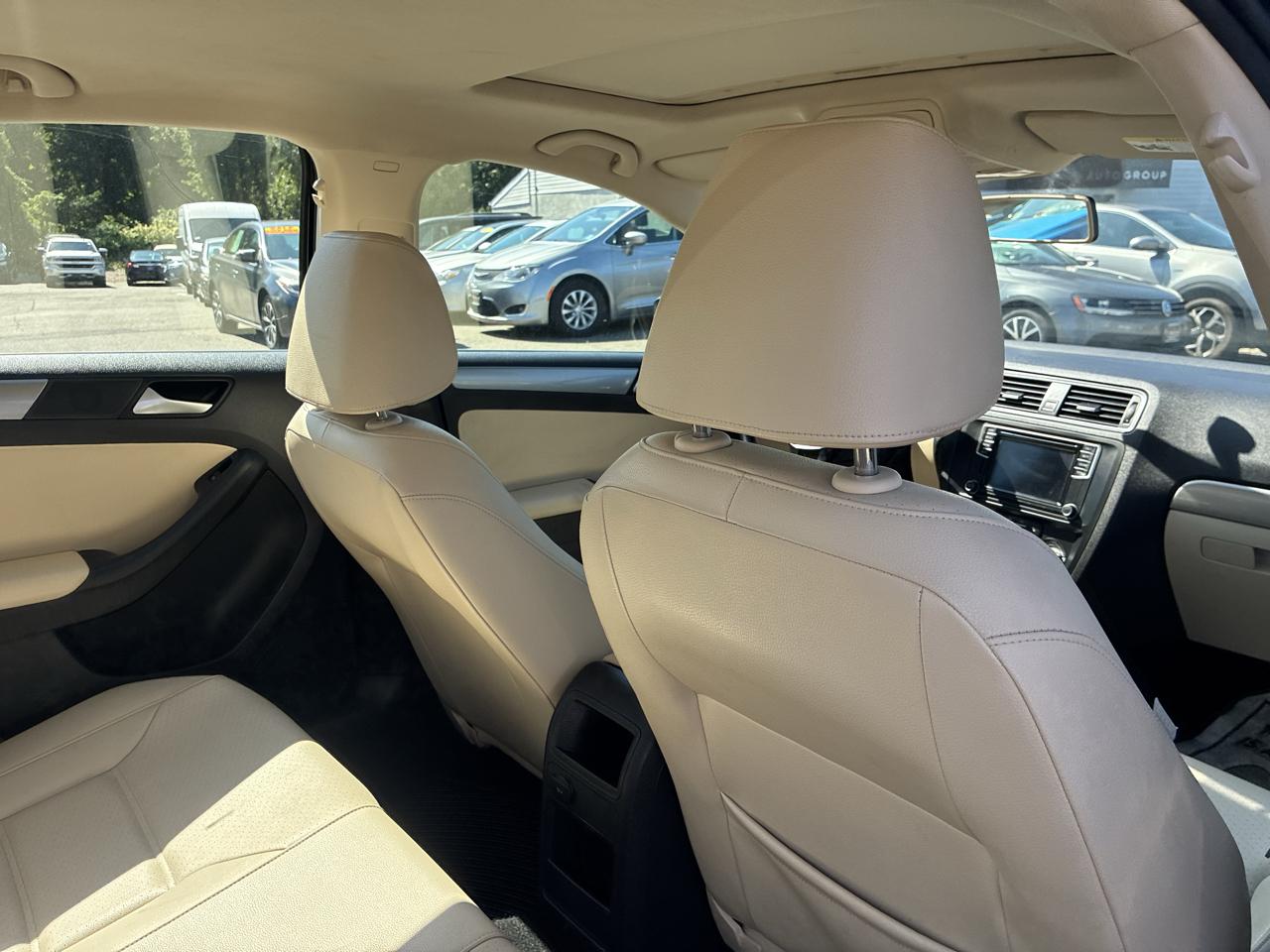 Volkswagen Jetta 1.4T SE 6A 2017