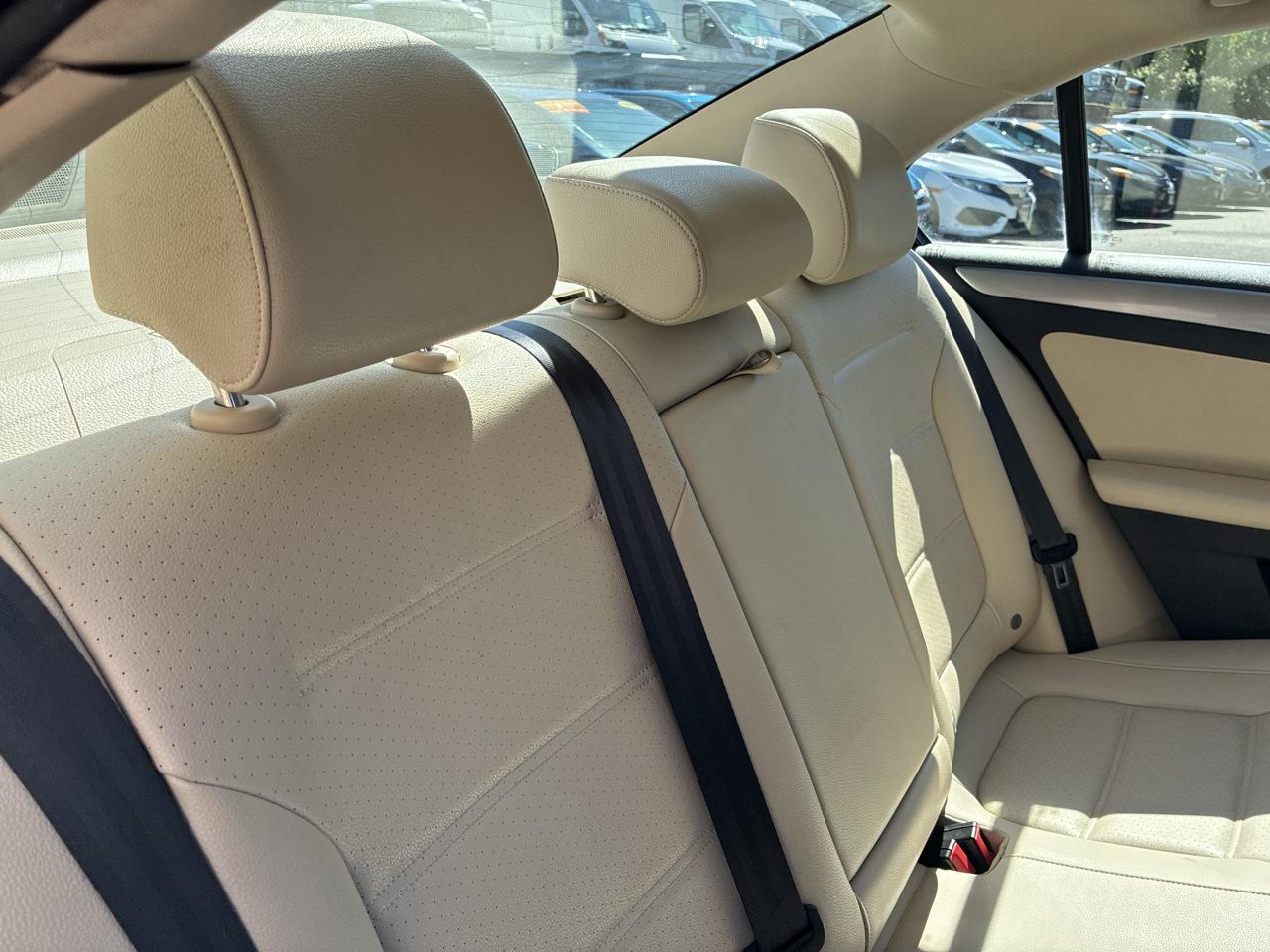 Volkswagen Jetta 1.4T SE 6A 2017