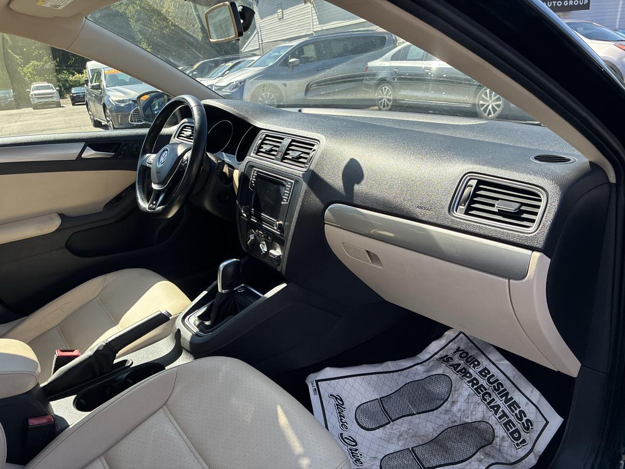 Volkswagen Jetta 1.4T SE 6A 2017
