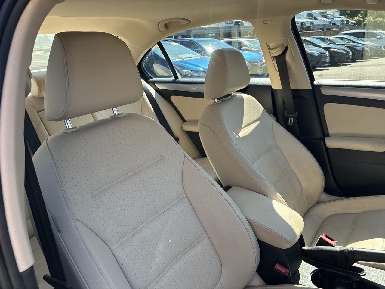 Volkswagen Jetta 1.4T SE 6A 2017