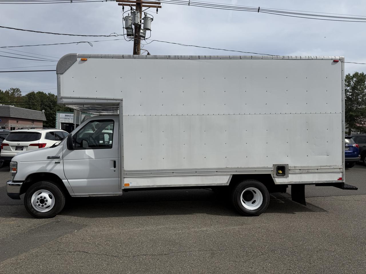 Ford Econoline E-350 Super Duty 2013
