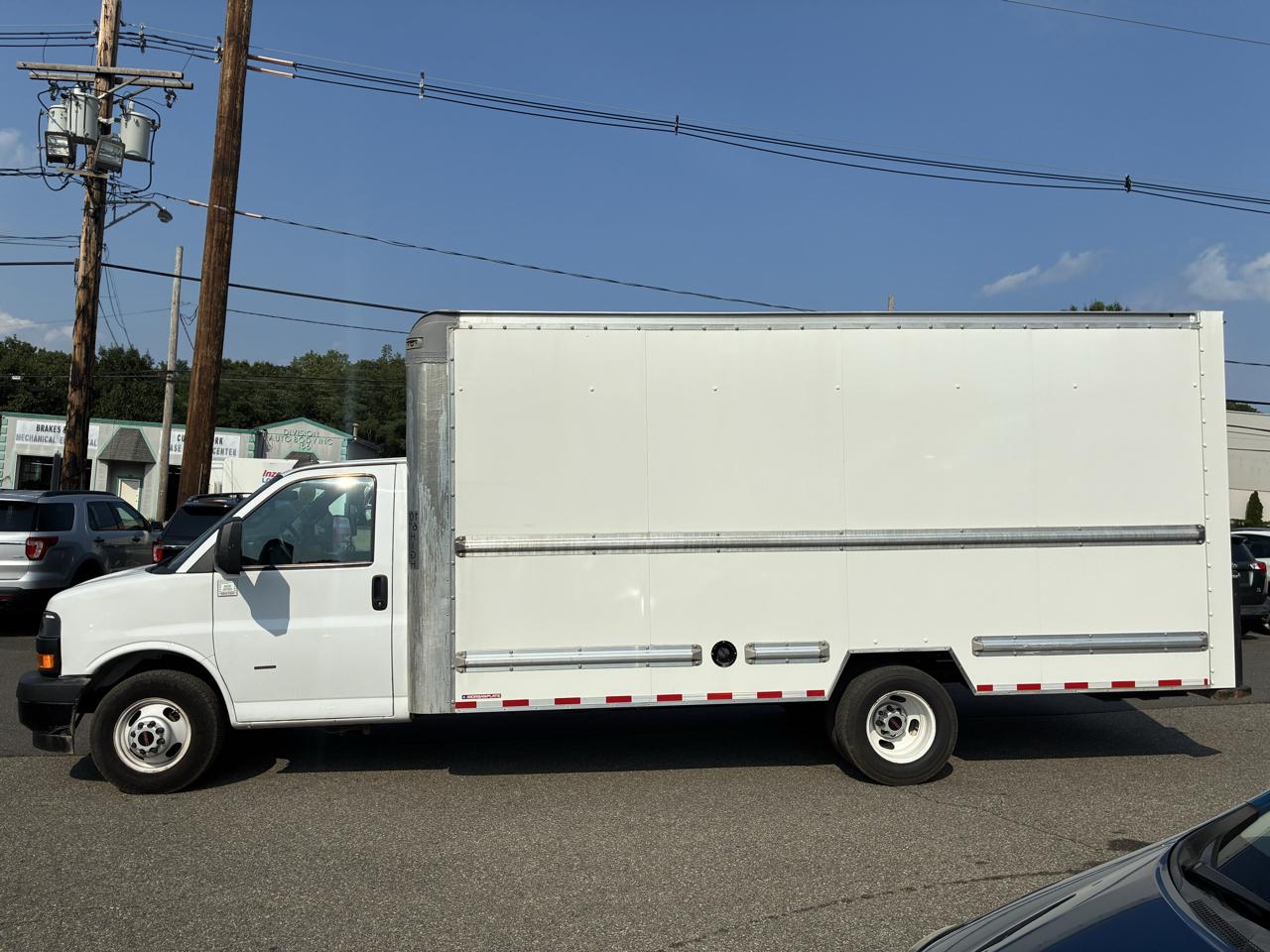 GMC Savana G3500 177 in. 2021