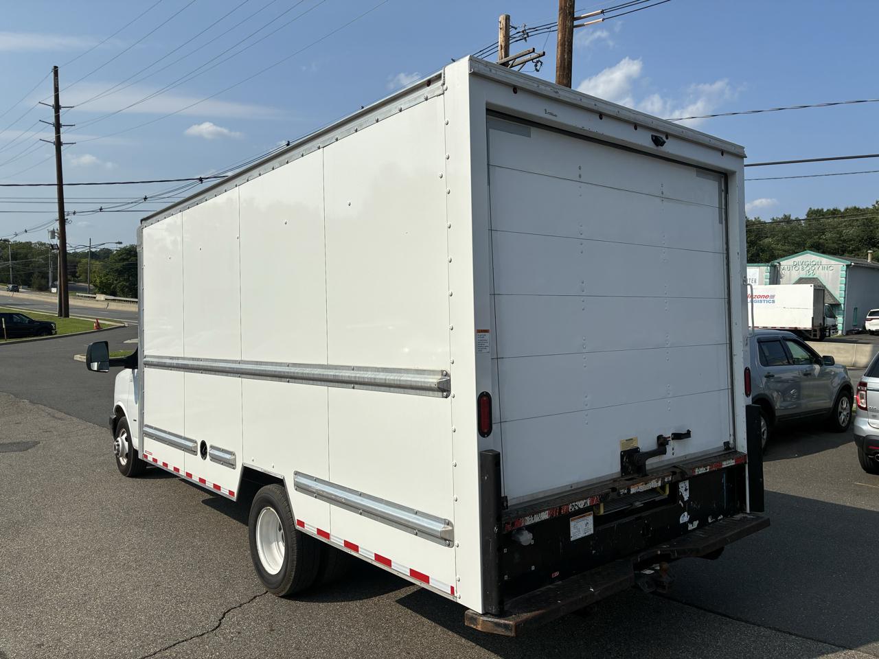 GMC Savana G3500 177 in. 2021
