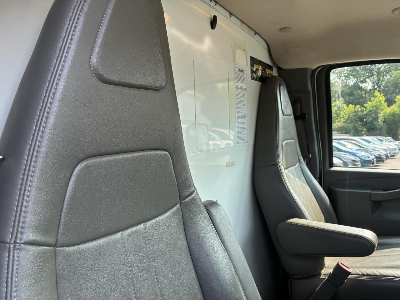 GMC Savana G3500 177 in. 2021