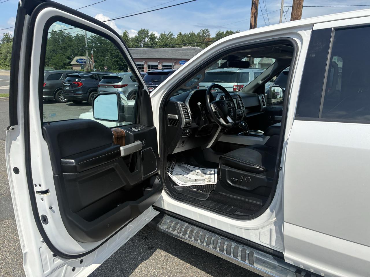 Ford F-150 Lariat SuperCrew 5.5-ft. Bed 4WD 2016