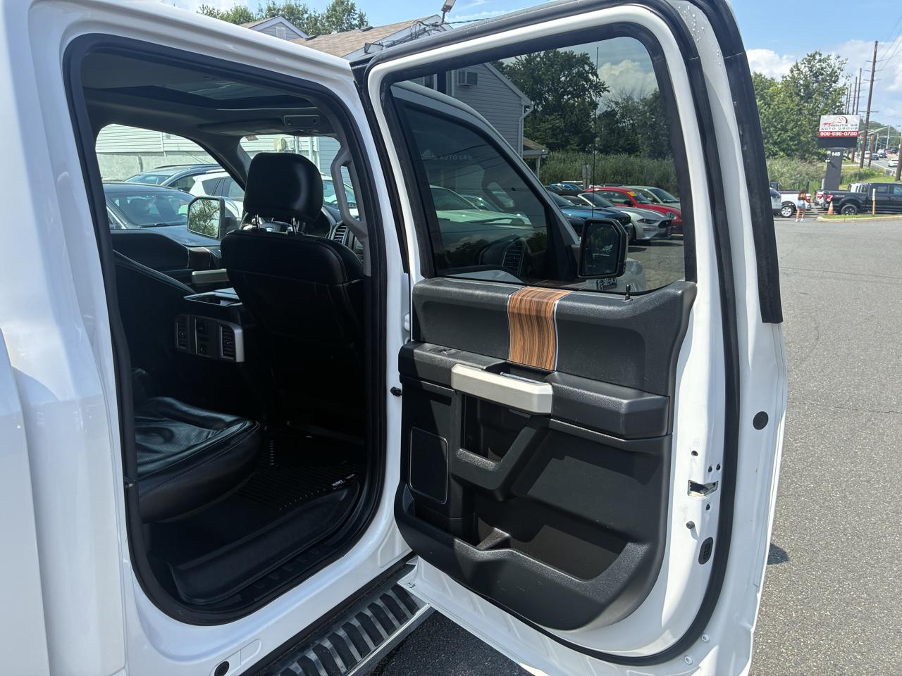 Ford F-150 Lariat SuperCrew 5.5-ft. Bed 4WD 2016