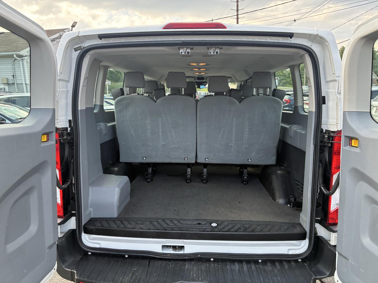 Ford Transit 350 Wagon Low Roof XLT 60/40 Pass. 148-in. WB 2019
