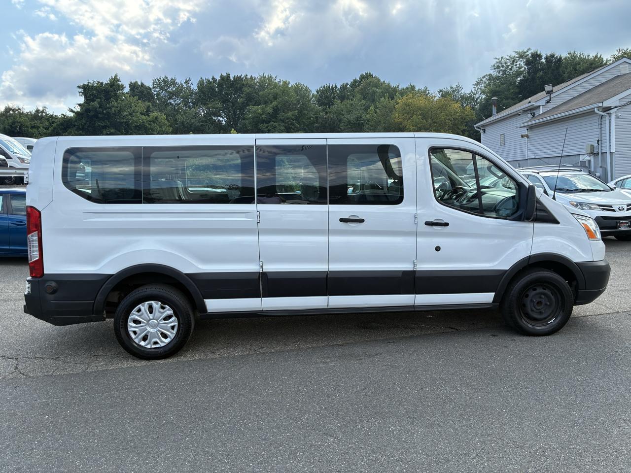 Ford Transit 350 Wagon Low Roof XLT 60/40 Pass. 148-in. WB 2019