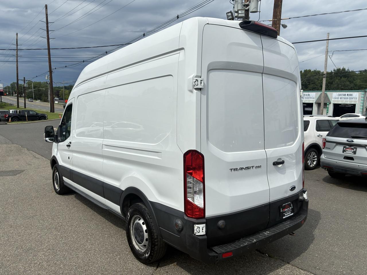 Ford Transit 250 Van High Roof w/Sliding Pass. 148-in. WB 2019