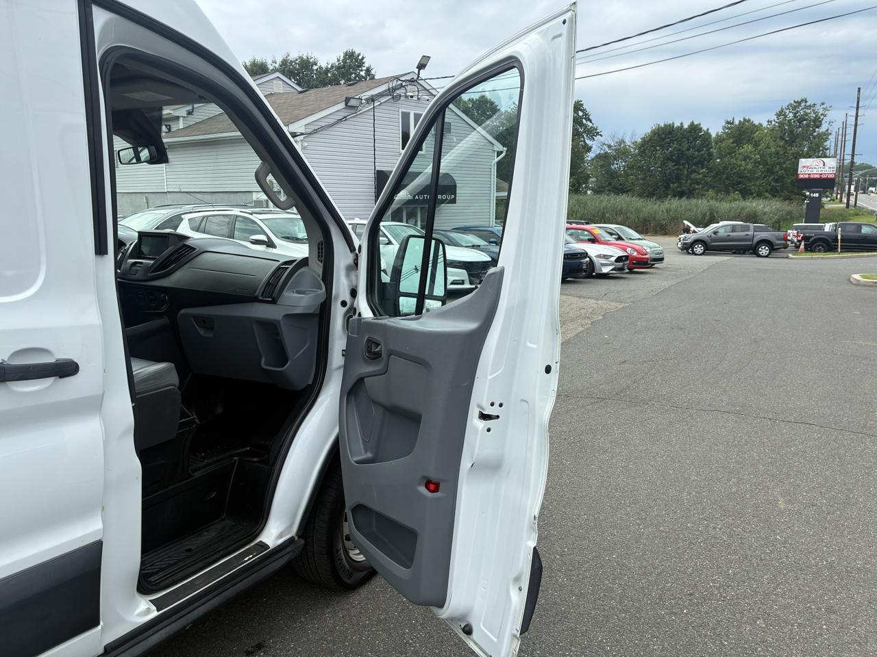 Ford Transit 250 Van High Roof w/Sliding Pass. 148-in. WB 2019