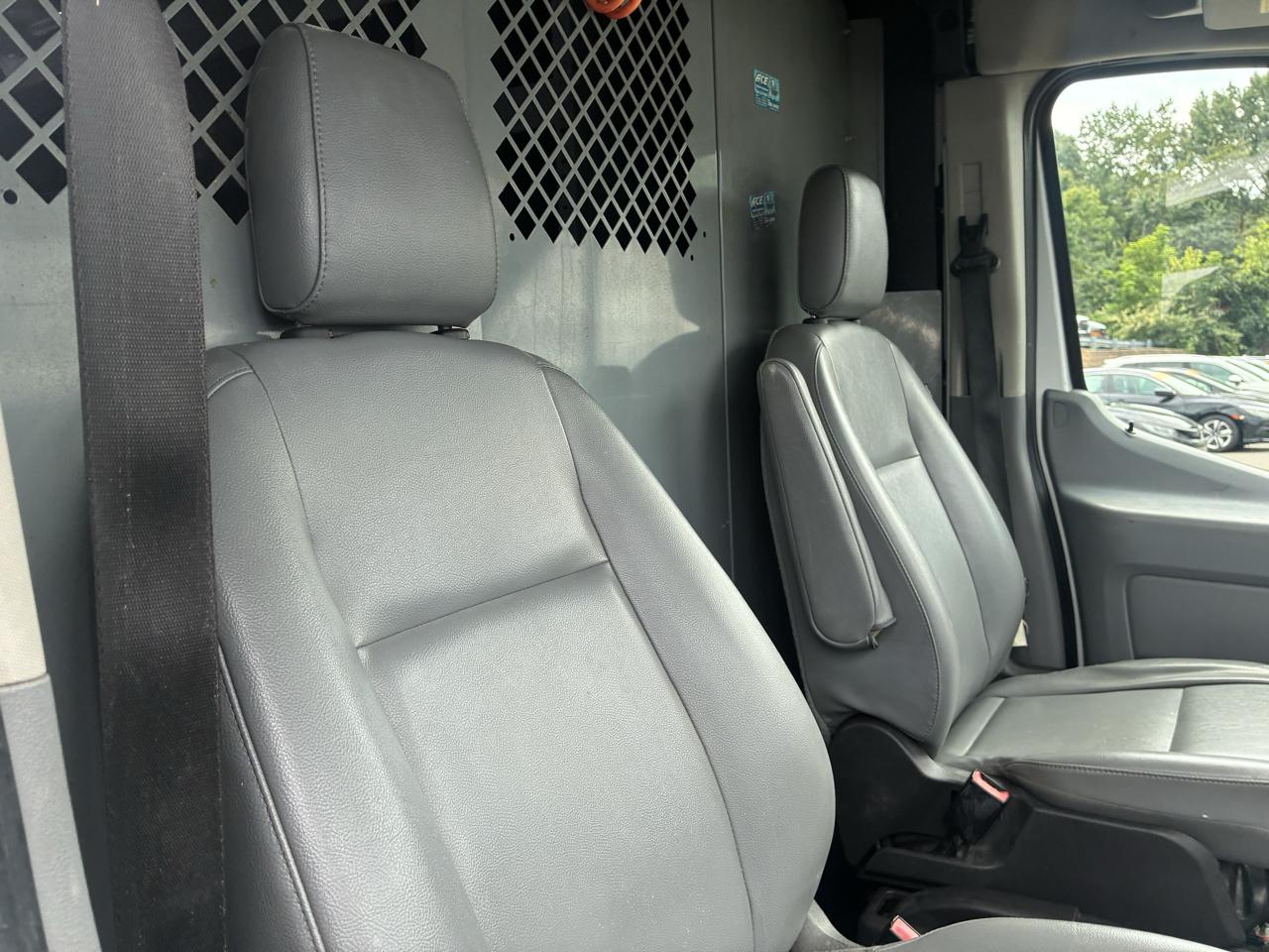 Ford Transit 250 Van High Roof w/Sliding Pass. 148-in. WB 2019