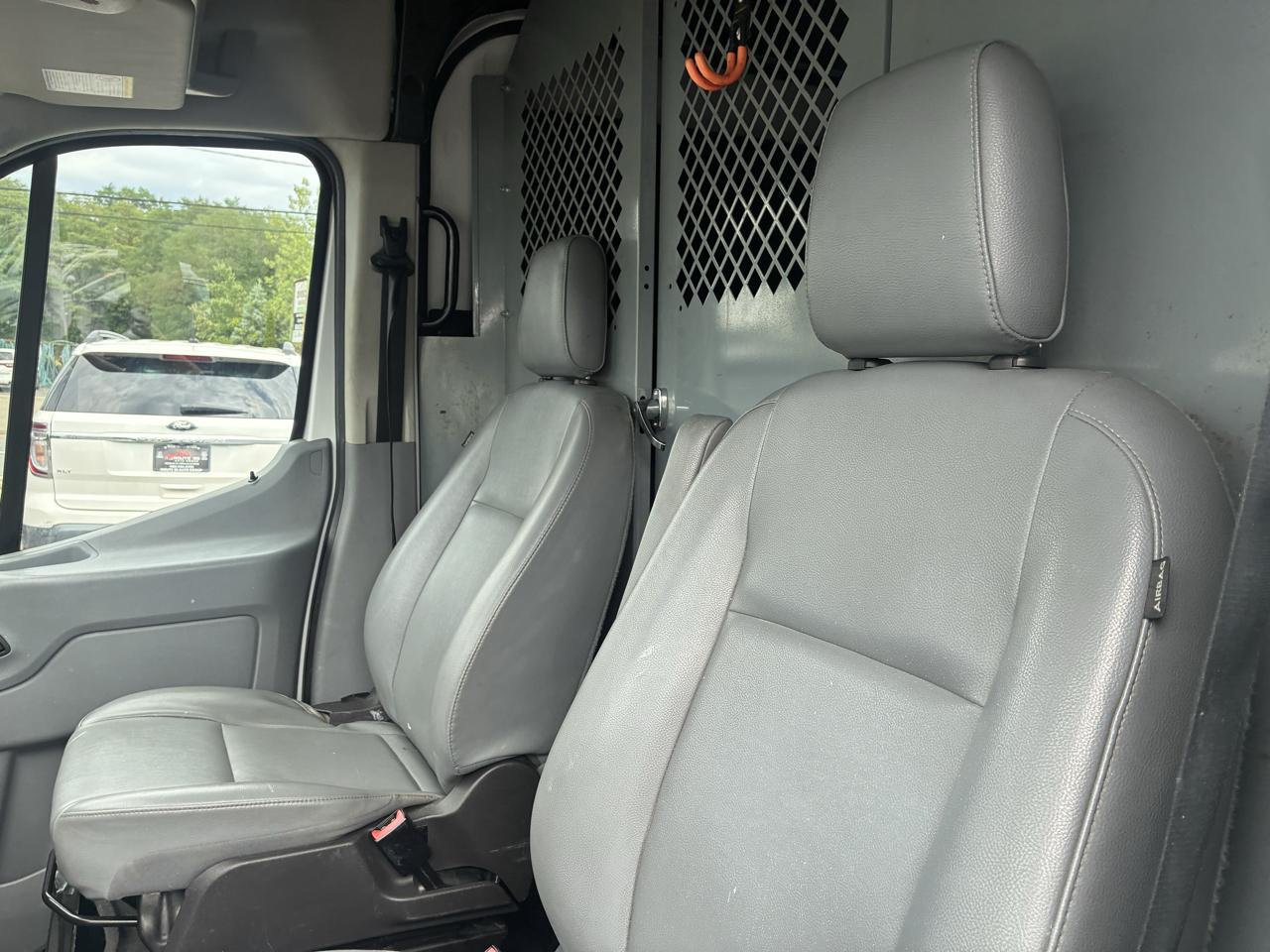 Ford Transit 250 Van High Roof w/Sliding Pass. 148-in. WB 2019