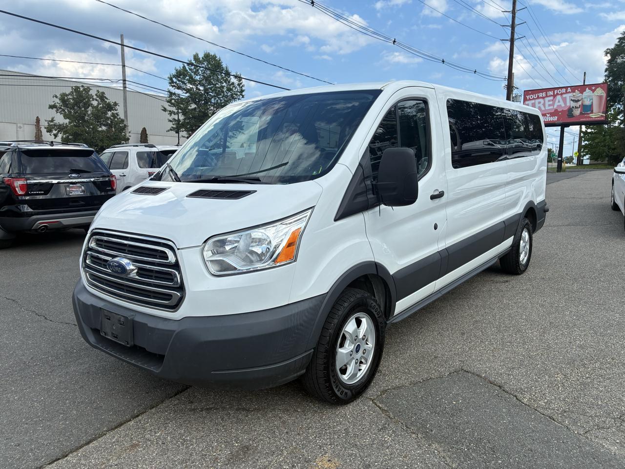 2017 Ford Transit 350 Wagon Low Roof XL w/Sliding Pass. 148-in. WB