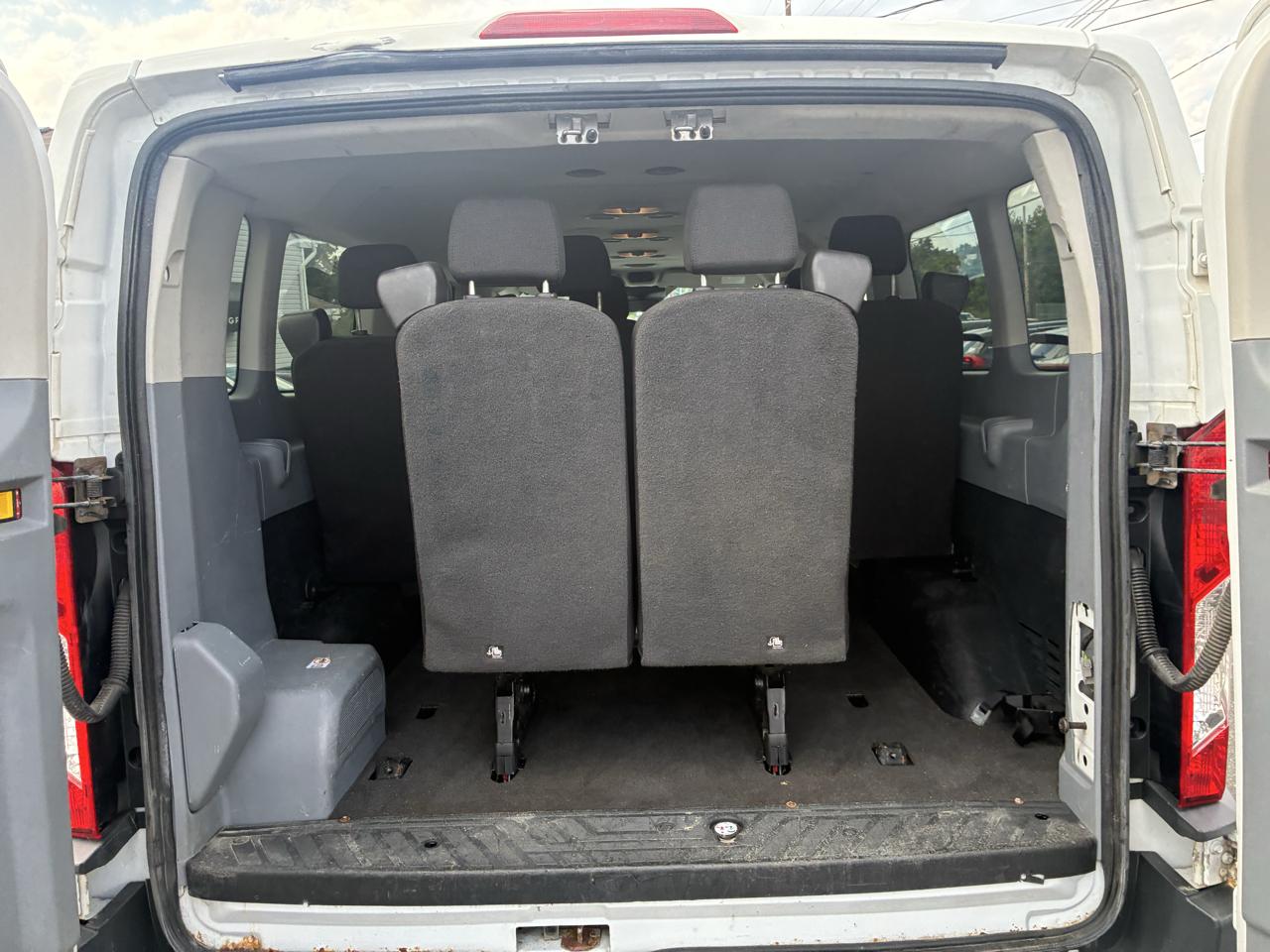 Ford Transit 350 Wagon Low Roof XL w/Sliding Pass. 148-in. WB 2017