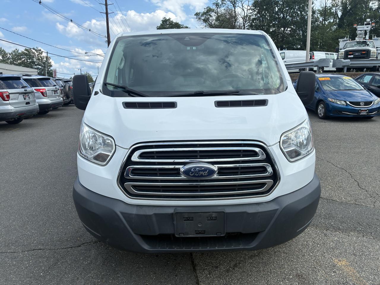 Ford Transit 350 Wagon Low Roof XL w/Sliding Pass. 148-in. WB 2017