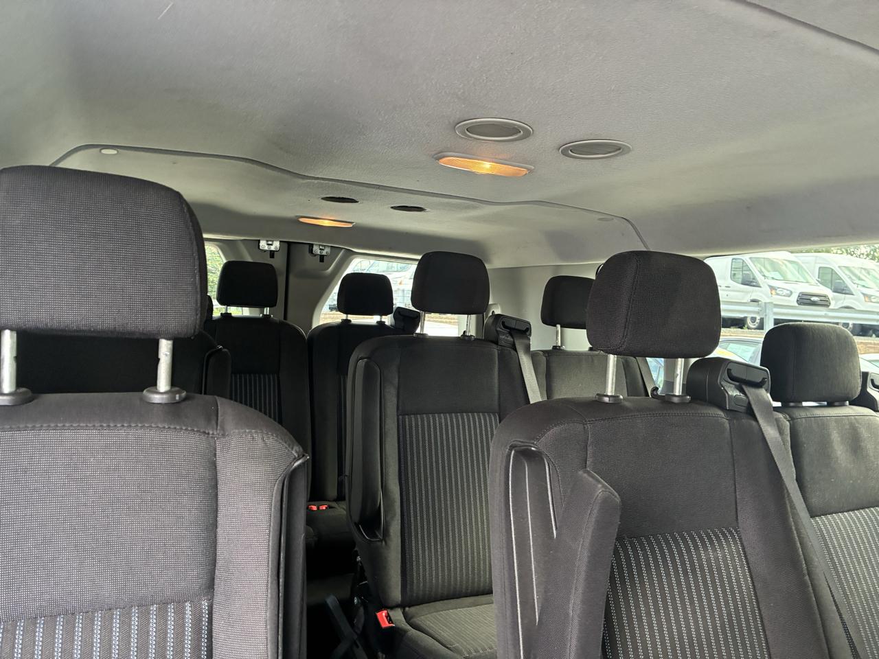Ford Transit 350 Wagon Low Roof XL w/Sliding Pass. 148-in. WB 2017
