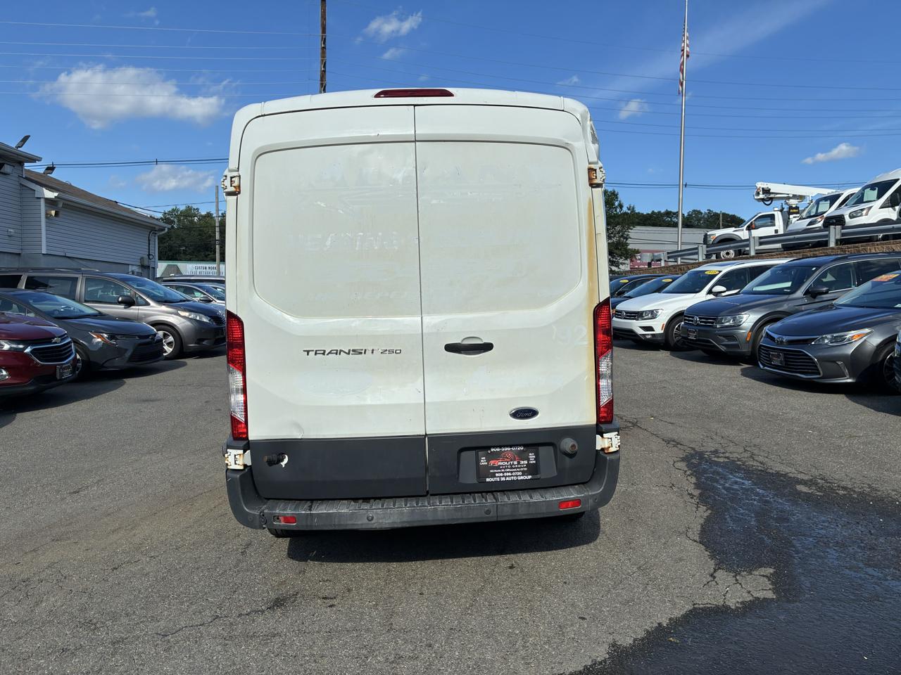 Ford Transit 250 Van Med. Roof w/Sliding Pass. 148-in. WB 2015