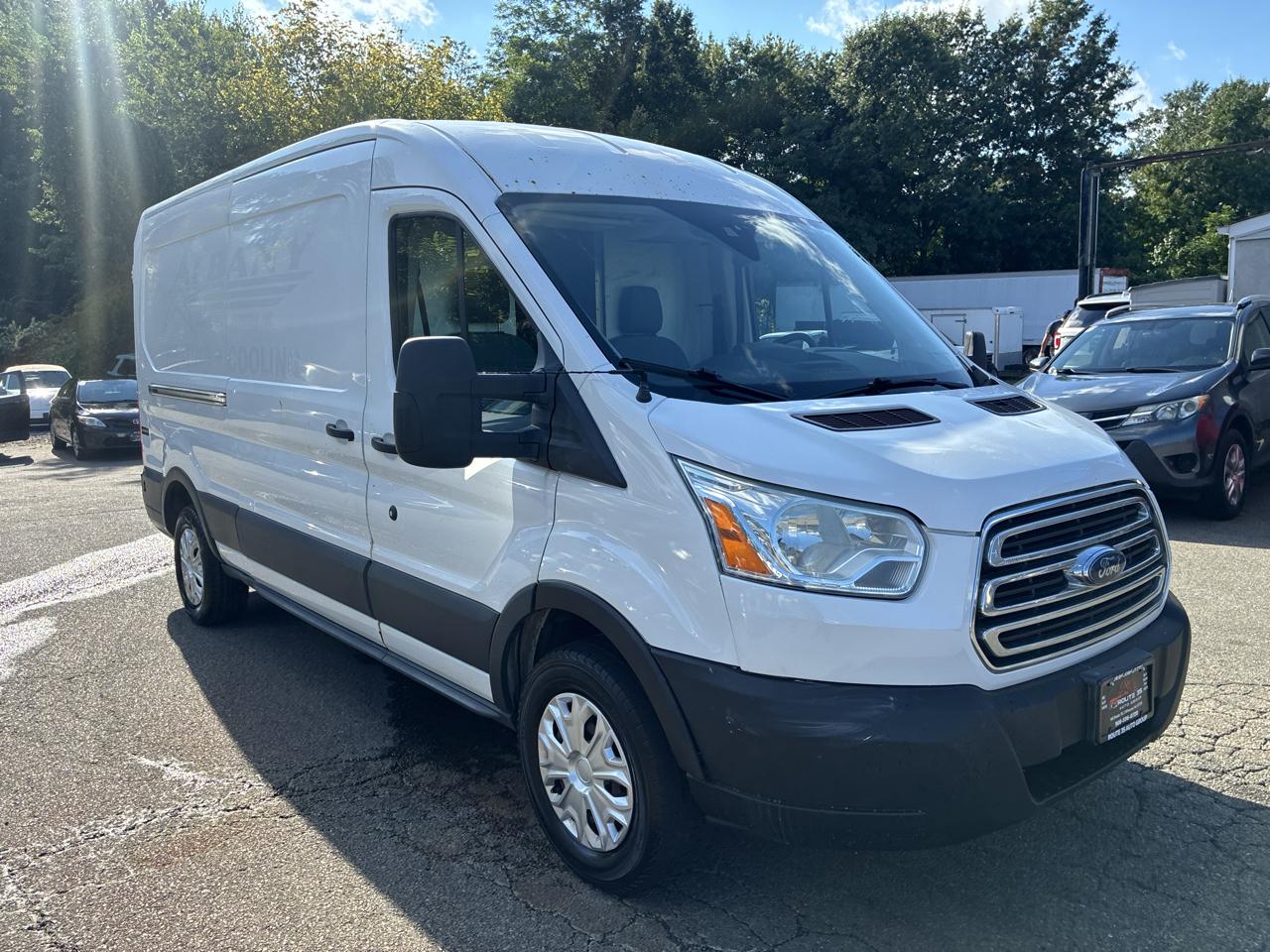 Ford Transit 250 Van Med. Roof w/Sliding Pass. 148-in. WB 2015