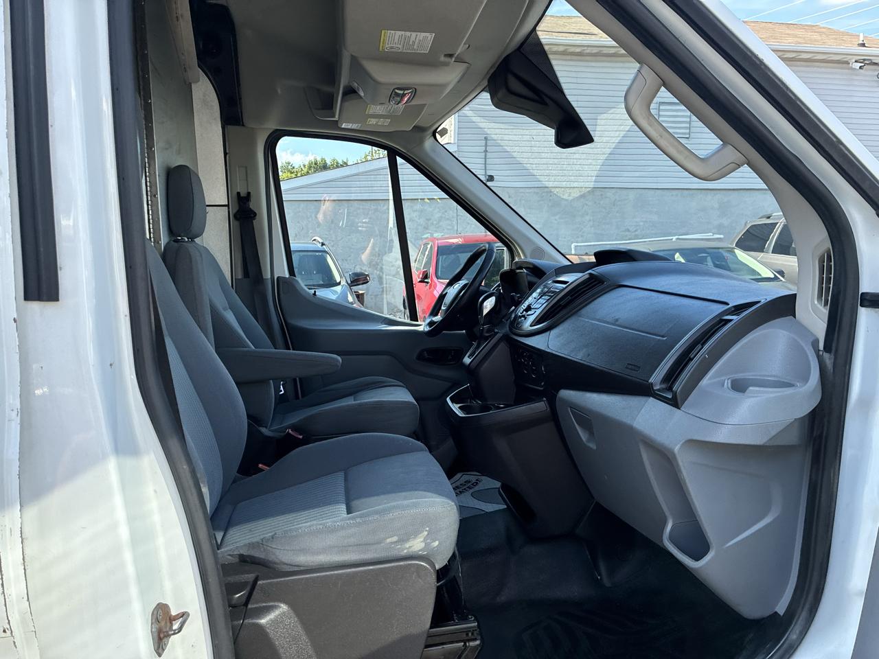 Ford Transit 250 Van Med. Roof w/Sliding Pass. 148-in. WB 2015