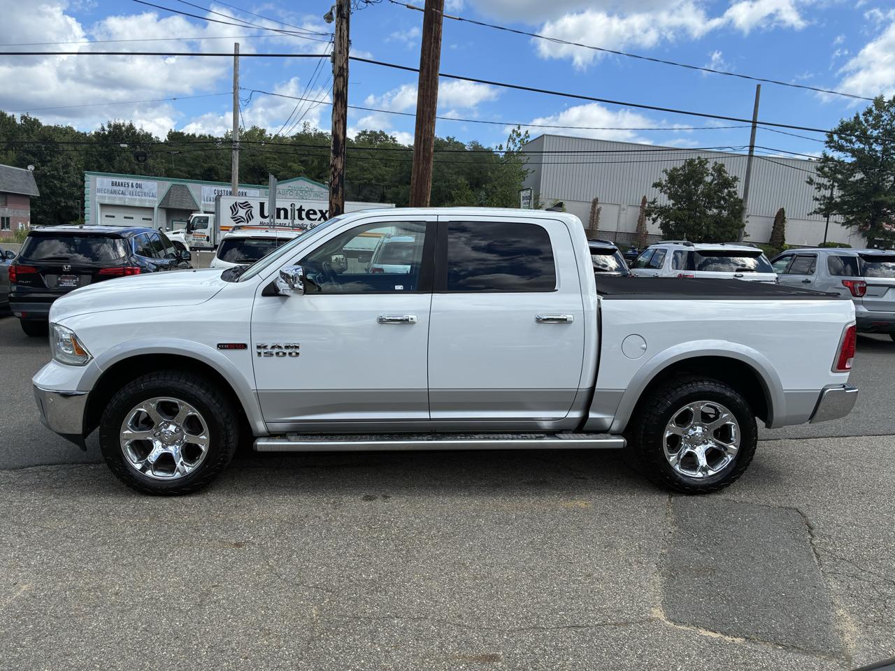 RAM 1500 Laramie Crew Cab SWB 4WD 2014