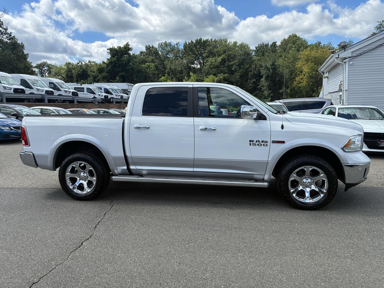 RAM 1500 Laramie Crew Cab SWB 4WD 2014